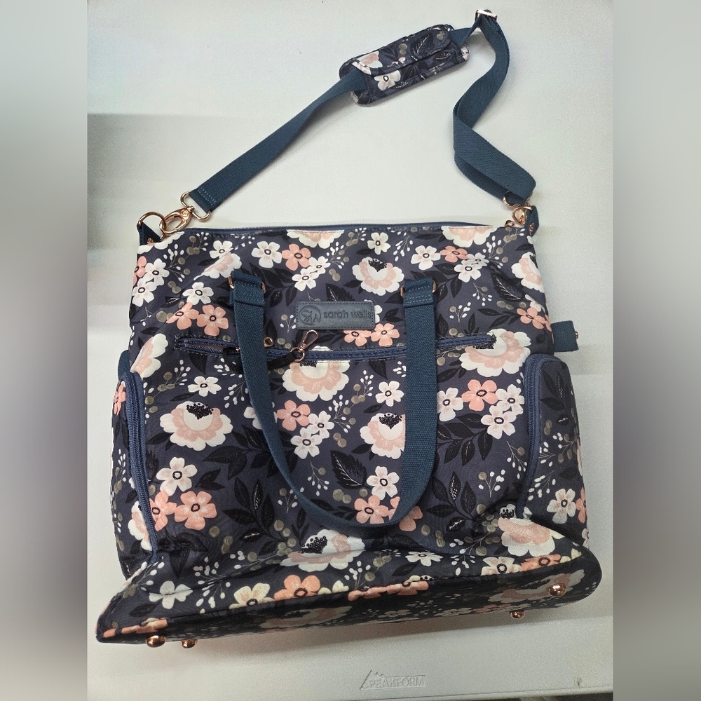 Sarah Wells " Lizzy " Breast Pump Bag